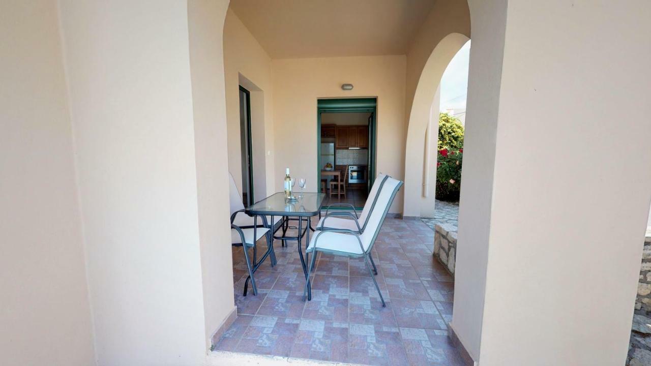 Villa Eleni Asprouliánoi Exterior photo